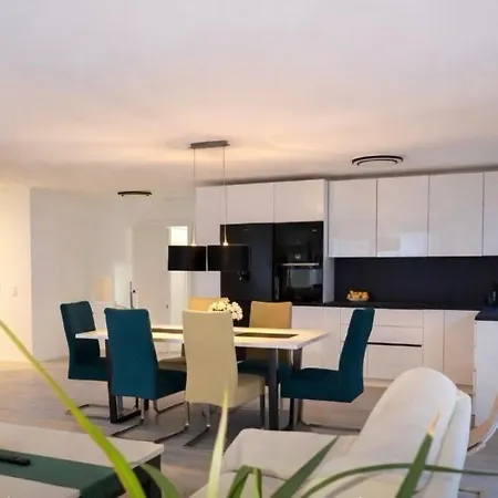 Monteurwohnung & Business Mit Terrasse & Parkplatz In Eg 公寓 罗伊特林根