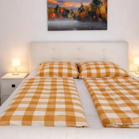 Monteurwohnung & Business Mit Terrasse & Parkplatz In Eg 公寓 *