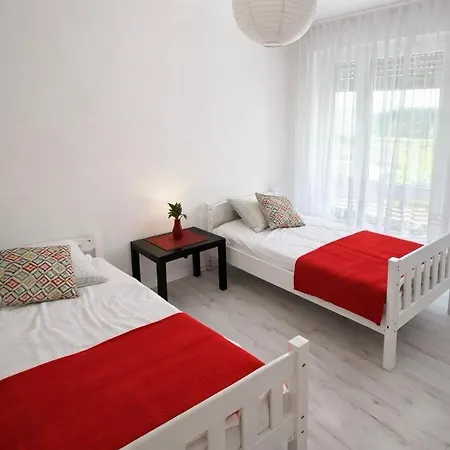 Monteurwohnung & Business Mit Terrasse & Parkplatz In Eg 罗伊特林根
